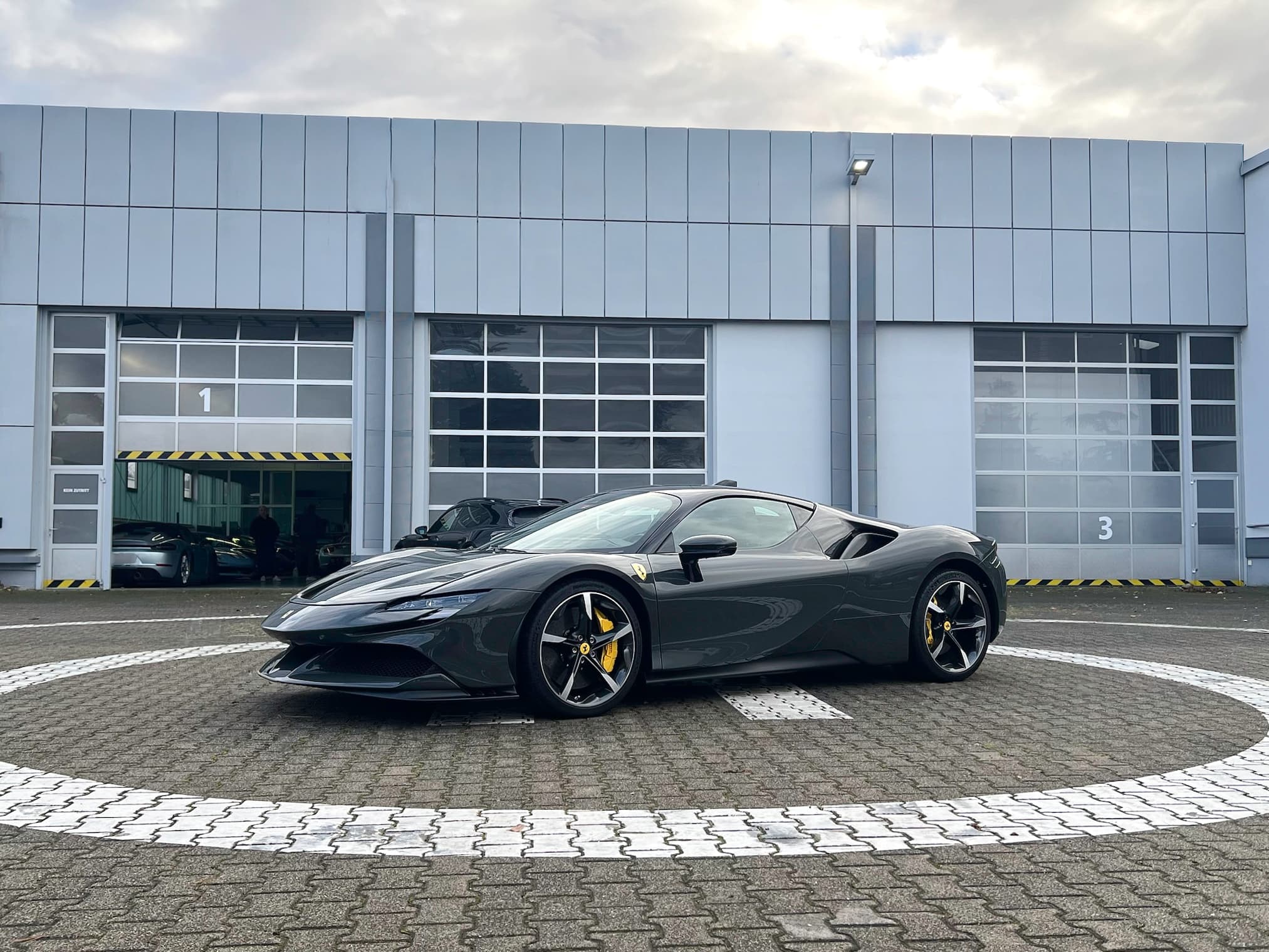 SF90